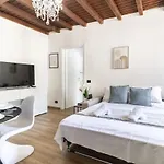 Tower Downtown Borghi 아파트 코모