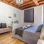 Tower Downtown Borghi Apartman